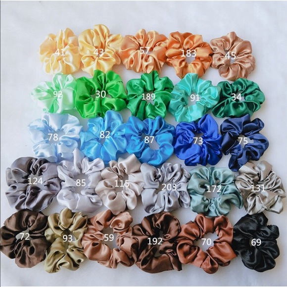 🎁 Hair Scrunchie - Picture 3 of 3